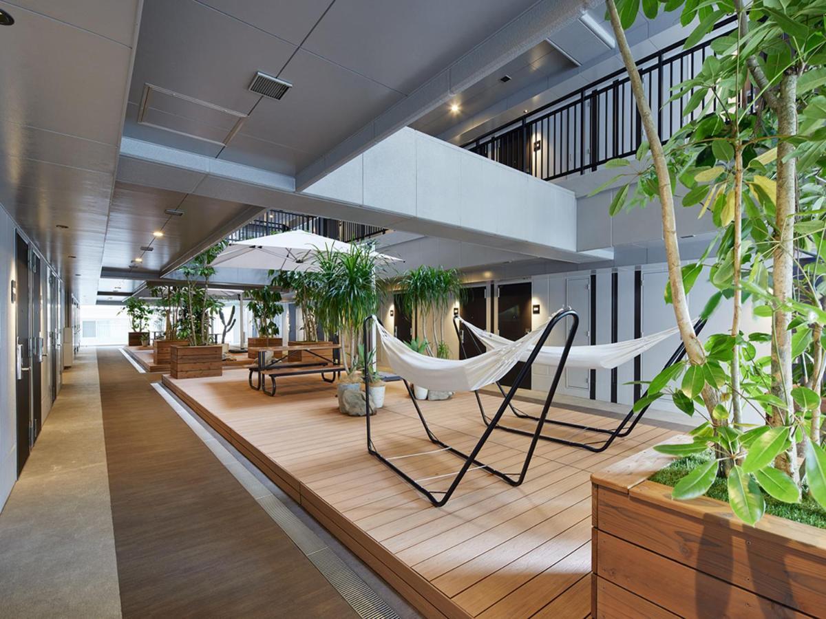 Androoms Port 3* Naha