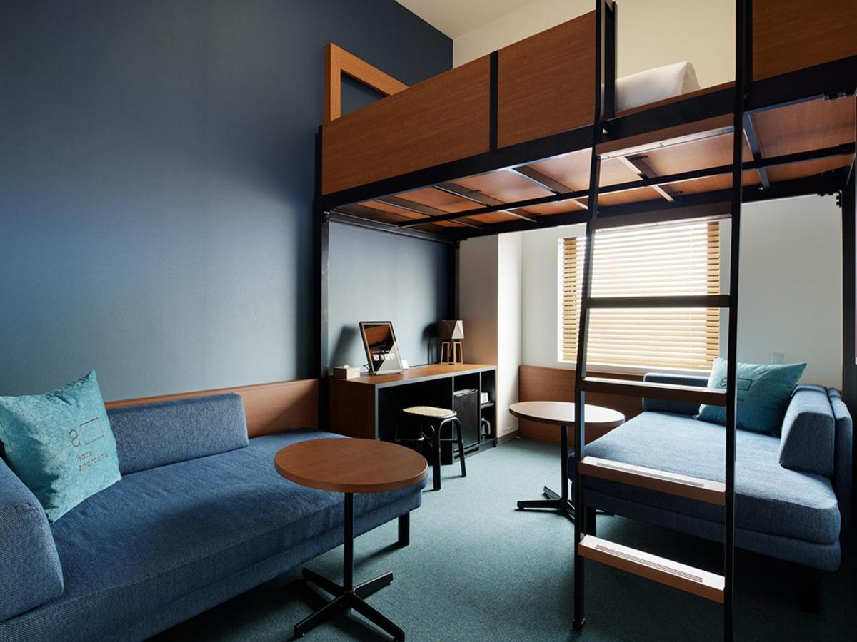 Androoms Port Hotel